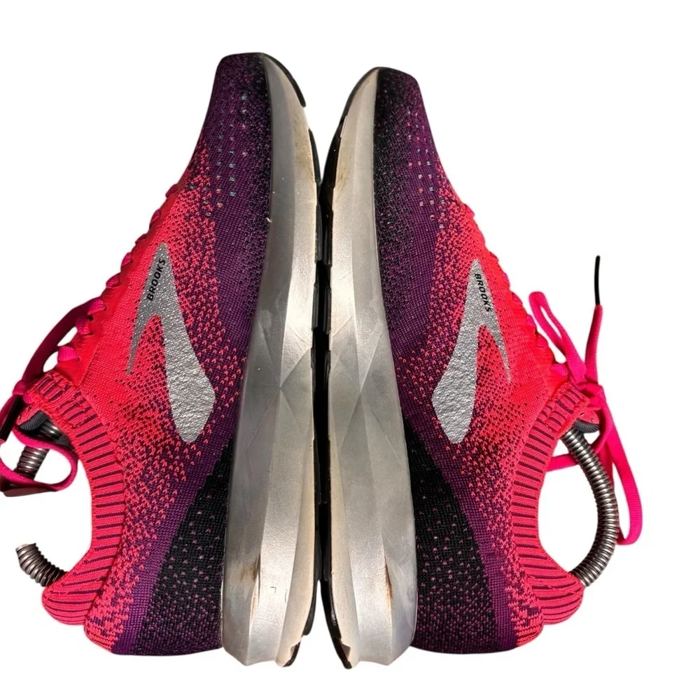 Brooks Levitate 2 Running Shoes in Purple and Coral – Women’s 8.5